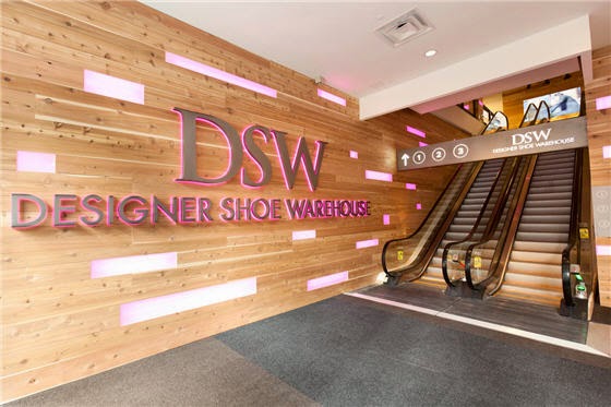 Designer Shoe Warehouse em Nova York | Sapatos