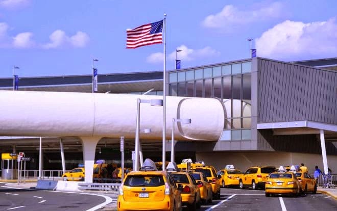 Táxi do aeroporto JFK até Manhattan em Nova York