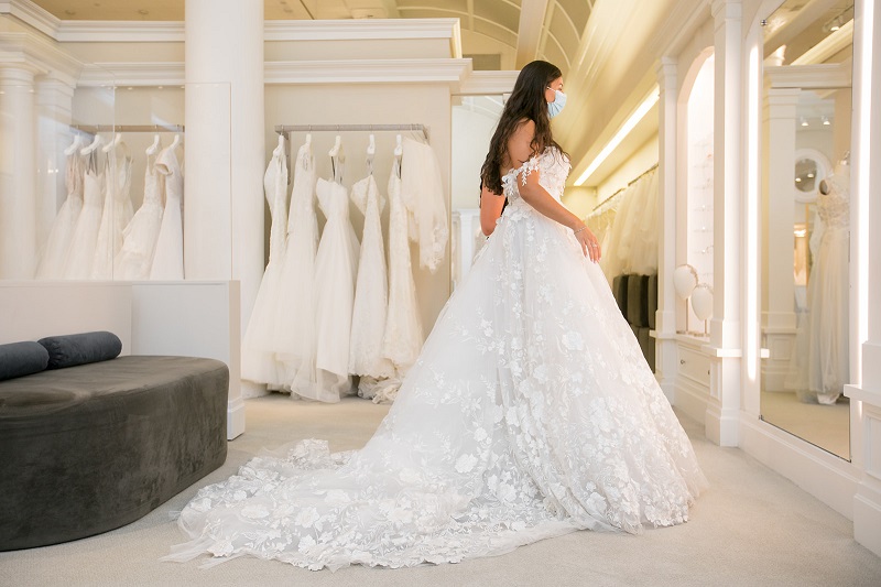 Prova de vestido na loja de noivas Kleinfeld em Nova York