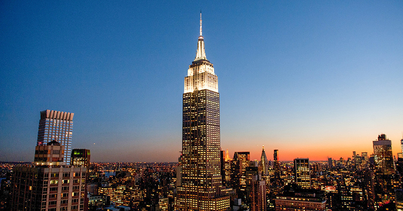 Vista noturna do Empire State Building em Nova York