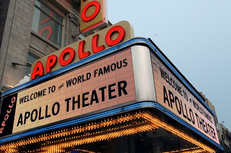 Fachada do teatro Apollo Theater em Nova York