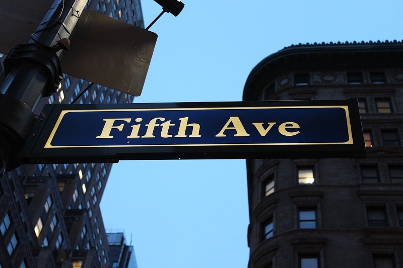 Placa da 5th Avenue em Nova York