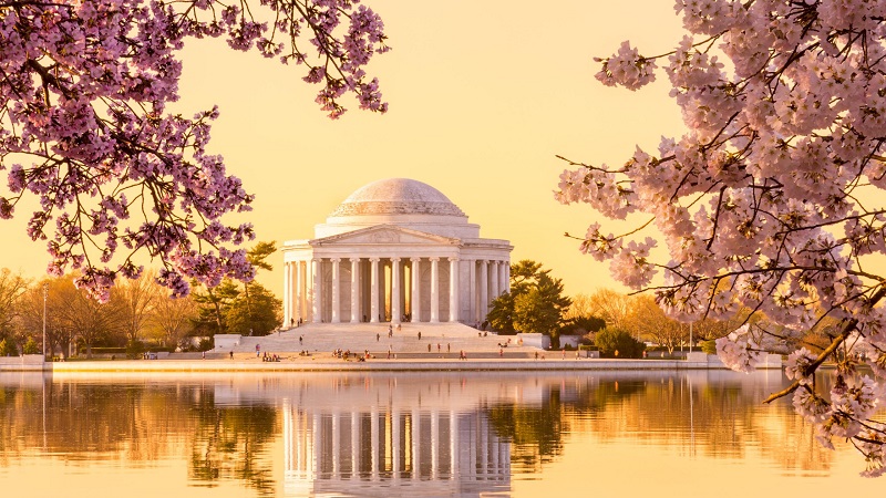 Pôr do sol no Jefferson Memorial em Washington