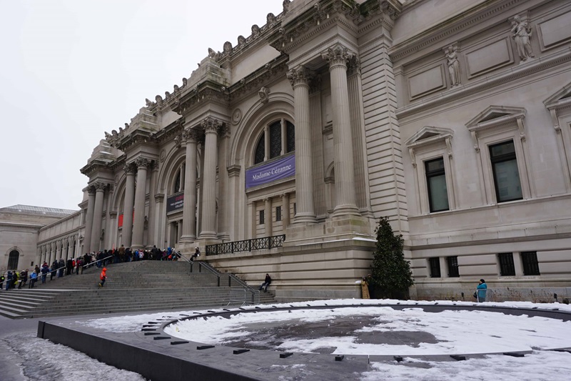 Fachada do Museu Metropolitan em Nova York no inverno